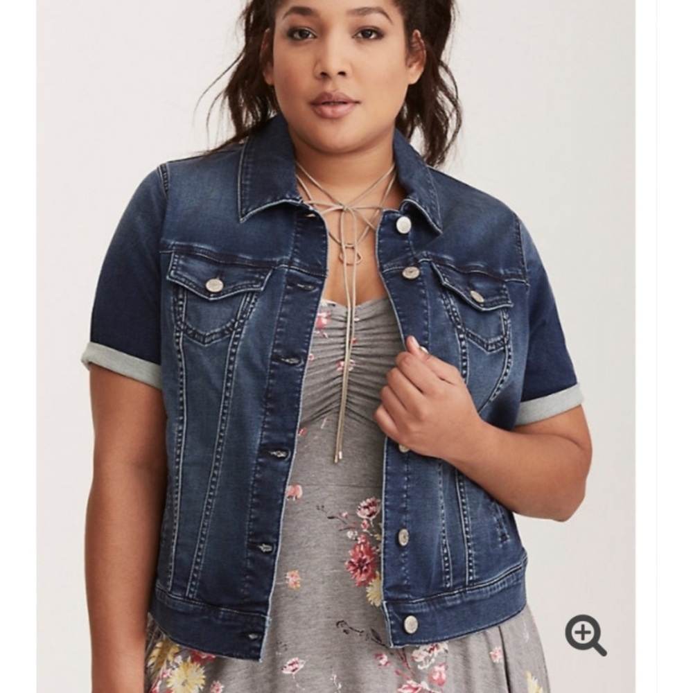 Torrid 3x Trucker Jacket Washed Denim short sleeve